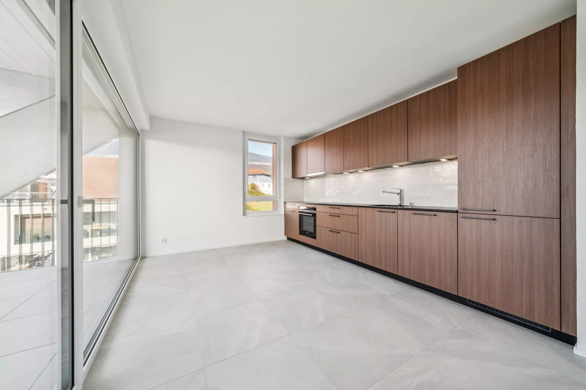 backbone_592614-A_007_WEB